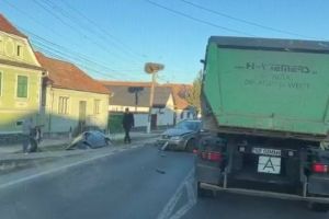 Accident grav în Ruşi: 4 persoane rănite / video