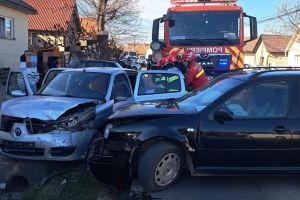 Accident rutier cu două autoturisme implicate în judeţul Argeş