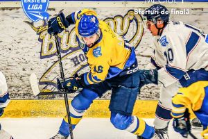 HOCHEI: Corona Braşov, start cu dreptul în sferturile de finală ale Erste Liga