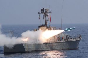 SUA a distrus nave iraniene care plantau mine în Strâmtoarea Hormuz