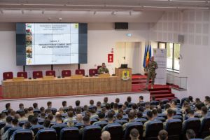Academia Forţelor Terestre din Sibiu, centru militar internaţional: studenţi din SUA, Coreea şi Europa, la antrenamente / foto
