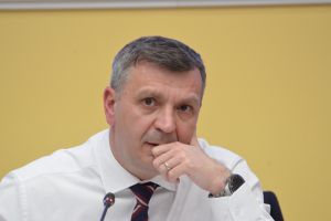 Preşedintele Hurduzeu îi cere premierului Bolojan mai mulţi bani pentru drumurile judeţene din Caraş-Severin!