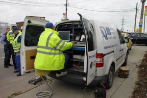 Filtre ale Poliţiei şi RAR: maşini cu evacuări modificate şi probleme tehnice, depistate în timpul raziei. Amenzi pe bandă rulantă