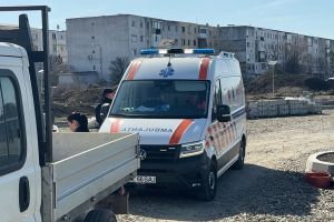 Explozie de arc electric pe şantierul cimitirului municipal. Doi muncitori au suferit arsuri grave