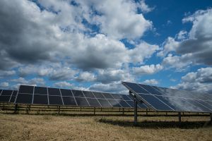 Consiliul Judeţean Sibiu a lansat licitaţia pentru parcul fotovoltaic din Aţel: va acoperi 30 la sută din consumul anual