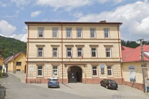 ”Sală de clasă” în aer liber pentru elevii din Sadu: cauza poate fi susţinută la Maratonul Internaţional Sibiu