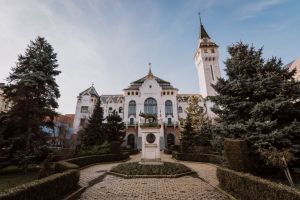 Contract de 9,9 milioane lei pentru renovarea faţadei Palatului Administrativ din Târgu Mureş