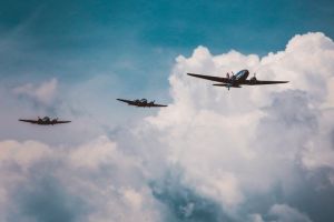 Iranul sustine ca a doborat un avion F-15 american si ameninta cu blocarea totala a petrolului prin Stramtoarea Ormuz