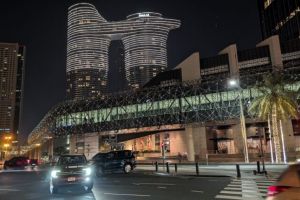 Băncile din Dubai îşi evacuează birourile după ameninţările Iranului că  sunt posibile ţinte