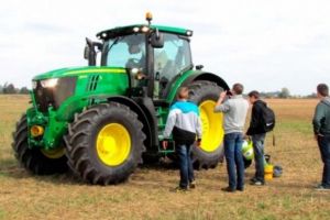 Fermierii ar putea cumpăra motorină cu 4 lei litrul. Ministrul Agriculturii: „Voi propune un mecanism şi îl vom aproba în Guvernul României”