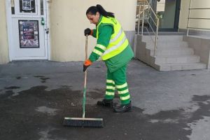 Elena Țărean: Mâinile care fac Braşovul să strălucească. O poveste despre sacrificiu şi iubirea unei mame