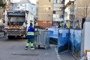 Pe mâna specialiştilor: Primăria Oradea predă toate ţarcurile şi eco-insulele firmei RER Vest. Cine de ce răspunde?