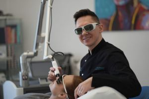 Cum să străluceşti odată cu trecerea timpului. Tratamente personalizate la Clinica Derma Esthetic Sibiu