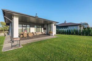 Cele mai frecvente greşeli în îngrijirea gazonului şi cum să le eviţi