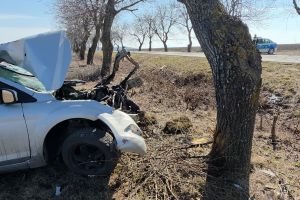 FOTO & VIDEO Încă un accident, astăzi, la Botoşani. O femeie a fost rănită