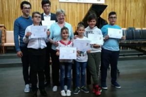 Performanţă la două concursuri muzicale pentru elevii de la Arte