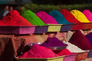 Sărbătoarea HOLI aduce la Timişoara o parte din culorile şi tradiţiile Indiei