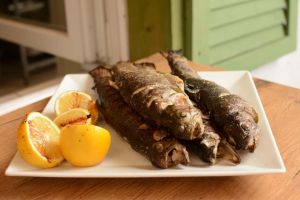 Magazinele care comercializează peşte şi produse din pescuit, în vizorul DSVSA Alba, înainte de ,,Buna Vestire”. Cerinţele care trebuie respectate de operatorii din domeniul alimentar