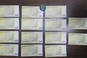 Bancnote false puse in circulatie de doi soti din Braila! Cum actionau suspectii