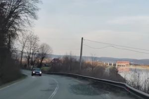 Drumul „craterelor” Podu Olt – Racoviţa. CJ Sibiu cere CNAIR să preia drumul sau să aloce bani