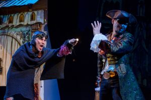 „Motanul încălţat” continuă să încânte publicul la Teatrul de Vest din Reşiţa