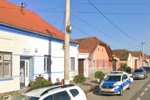 Cât de pedepsiţi au fost poliţiştii care au bătut doi copii în şcoală la Apoldu de Jos