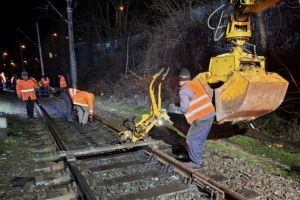 FOTO. Lucrari de intretinere a infrastructurii feroviare in statia Constanta. Restrictia de viteza a fost ridicata