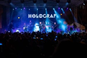 Trupa Holograf anunta ca spectacolele programate continua dupa moartea lui Mugurel Vrabete. The show must go on“