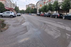 Veste bună! Copilul găsit plângând pe o stradă din Botoşani a ajuns la familia sa