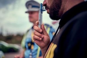 3 şoferi prinşi sub influenţa drogurilor la volan în judeţul Braşov – Dosare penale deschise în Codlea, Făgăraş şi Voila