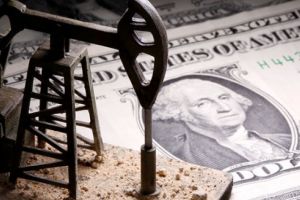 IEA: Cea mai mare criză a petrolului din istoria pieţei globale