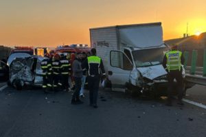Accident soldat cu rănirea unei persoane pe Drumul Expres 12, în Olt. Victima, transportată la spital/ FOTO