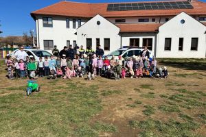 Lecţie de siguranţă rutieră, la Grădiniţa din Pănet