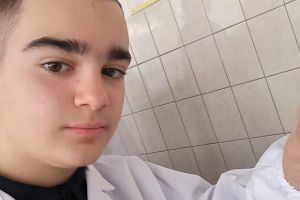 El este David Popovici, elevul din Botoşani care s-a calificat la două olimpiade naţionale