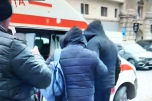 Salariat al Carierei Roşia, Nicolae Mitea – în greva foamei, la Bucureşti: Rămânem cât e nevoie! Plaveti a intrat la minister şi n-a mai ieşit