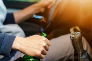 Băut la volan, trimis la muncă în folosul comunităţii