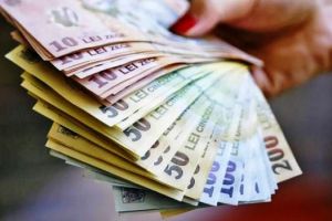 Guvernul a majorat salariul minim brut | De la 1 iulie 2026 angajaţii vor primi mai mulţi bani în mână