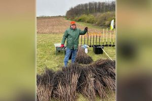 Horticultor şi conferenţiar la Universitate, Ruben Budău ne învaţă cum să plantăm arbori (FOTO)