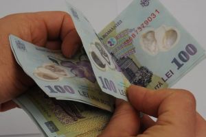 Guvernul a aprobat creşterea salariului minim