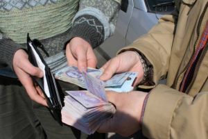 Cu cât va creşte salariul minim de la 1 iulie 2026