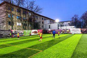 Competiţie sportivă pentru copii, organizată de Academia de Fotbal Alin Bejan. Întrecerea, sponsorizată de Doly-Com Distribuţie SRL Botoşani