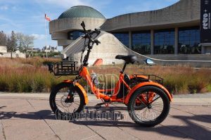 Sfaturi pentru siguranţa pe drumuri pentru utilizatorii de triciclu electric