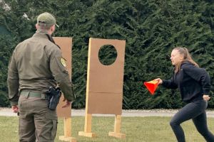 VIDEO Primii paşi spre uniformă. Tinerii buzoieni, faţă în faţă cu probele pentru admiterea la Poliţie