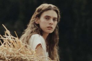 Filmul săptămânii: „Singure sub soare”, o poveste despre patru generaţii de fete şi ecourile trecutului