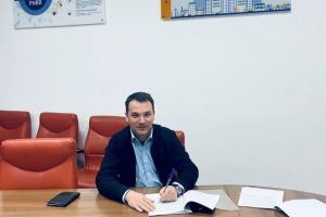 Modernizare masivă a şcolilor din Zărneşti cu fonduri PNRR: peste 8 milioane lei investiţi în dotări digitale şi mobilier nou