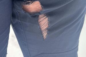 Sindicatul Europol reclamă că pantalonii uniformelor de poliţist se rup