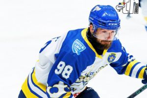 David Levin: „Playoff-ul e cea mai frumoasă parte a sezonului – echipa devine o adevărată familie!” – Corona Braşov pregăteşte asaltul la MET Arena