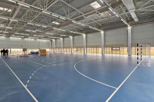 O firmă de construcţii din Botoşani va construi trei săli de sport şi un teren sportiv într-o comună din Iaşi. Contractul depăşeşte 11 milioane de lei