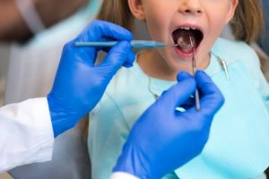 Râşnov: Toţi copiii cu vârste cuprinse între 6 şi 17 ani vor beneficia de consultaţie stomatologica gratuită