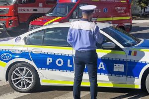 Accident pe un drum din judeţul Botoşani! Un tânăr de 20 de ani s-a izbit cu maşina într-un parapet după ce i s-a făcut rău la volan